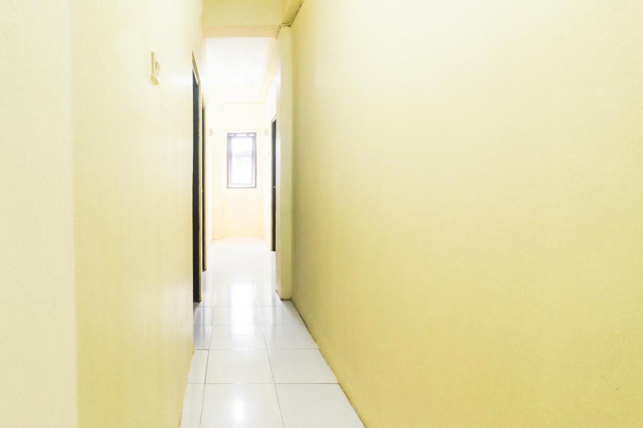 Oyo 2165 Alyah Guest House Syariah Ambon Exterior photo
